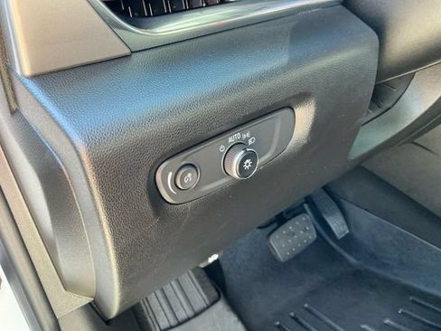 Used 2023 Chevrolet Traverse LT AWD/4WD image 26