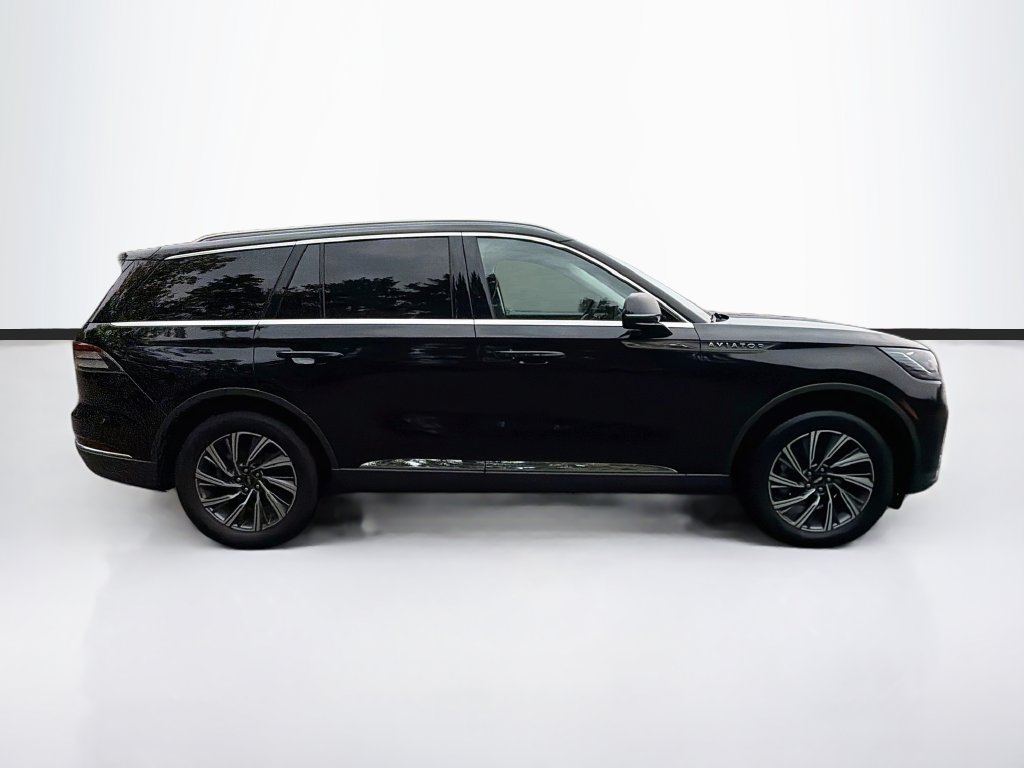 Used 2025 Lincoln Aviator AWD w/ Equipment Group 101A image 4