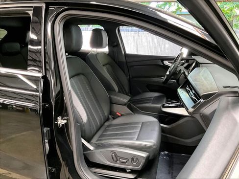 Used 2023 Audi Q4 e-tron Premium Plus w/ Premium Plus RWD image 10
