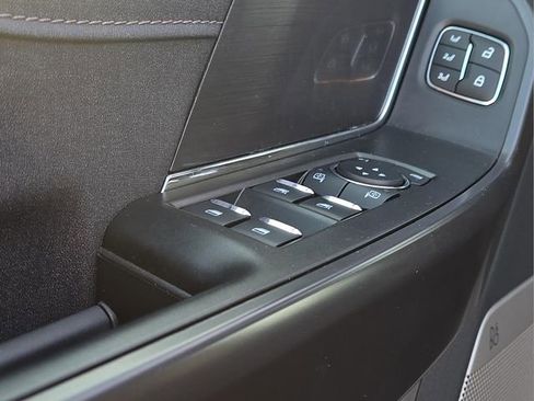 Used 2025 Ford F150 Lariat image 21