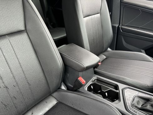 Certified 2023 Volkswagen Tiguan SE w/ Panoramic Sunroof Package image 8