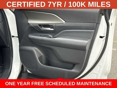 Used 2024 Toyota Grand Highlander AWD image 8