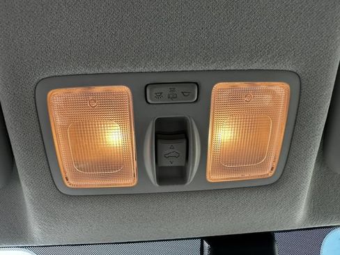 Used 2023 Hyundai Venue SEL FWD image 26