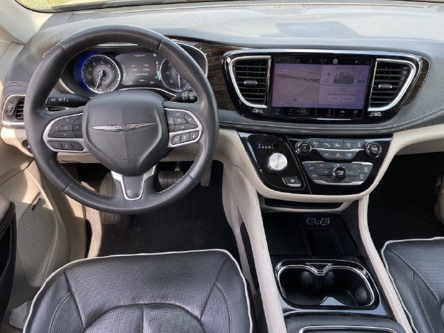 Used 2022 Chrysler Pacifica Limited FWD image 11