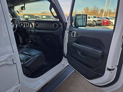 Used 2018 Jeep Wrangler Unlimited Sahara image 79