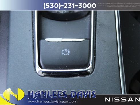 Used 2017 Ford Fusion SE w/ Fusion SE Technology Package FWD image 20