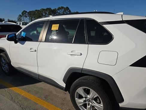 Used 2020 Toyota RAV4 XLE image 3