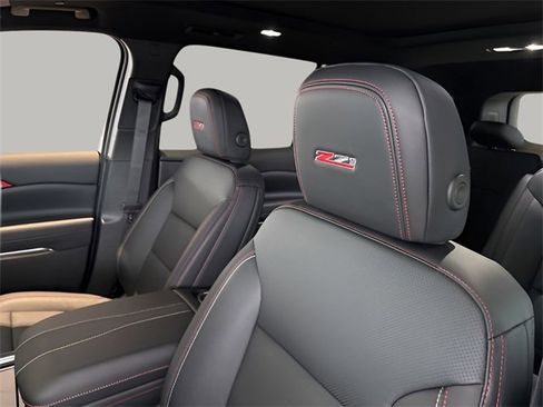 New 2026 Chevrolet Traverse Z71 w/ Enhanced Driving Package image 9