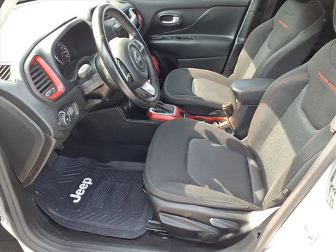 Used 2019 Jeep Renegade Trailhawk w/ Trailer Tow Group image 11