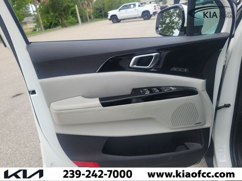 Used 2022 Kia Carnival SX Prestige FWD image 22