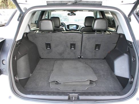 Used 2023 GMC Terrain SLT FWD image 26