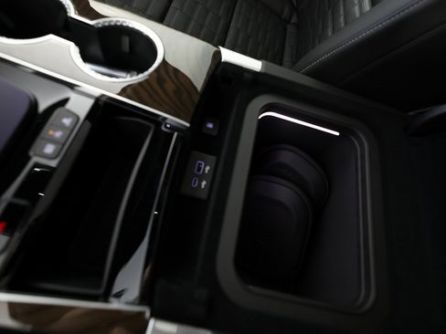 Used 2026 Cadillac Escalade ESV Platinum Luxury w/ LPO, Floor Liner Package image 43