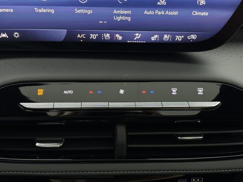 New 2026 Buick Enclave Avenir w/ Super Cruise Package FWD image 33