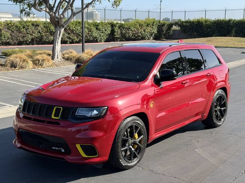 Used 2018 Jeep Grand Cherokee Trackhawk AWD/4WD image 2