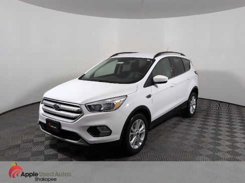 Used 2018 Ford Escape SE image 3