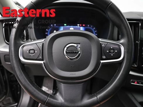 Used 2023 Volvo XC60 B5 Core FWD image 10