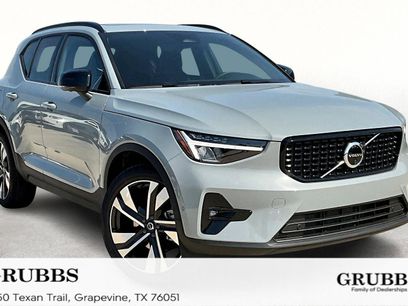 New 2026 Volvo XC40 B4 Plus w/ Protection Package Premier