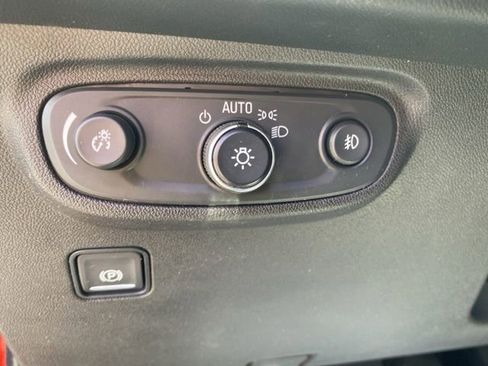 Used 2022 GMC Terrain SLT w/ Infotainment Package II AWD/4WD image 19
