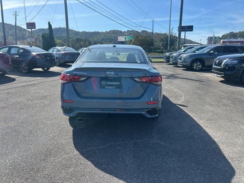 New 2025 Nissan Sentra SR image 5