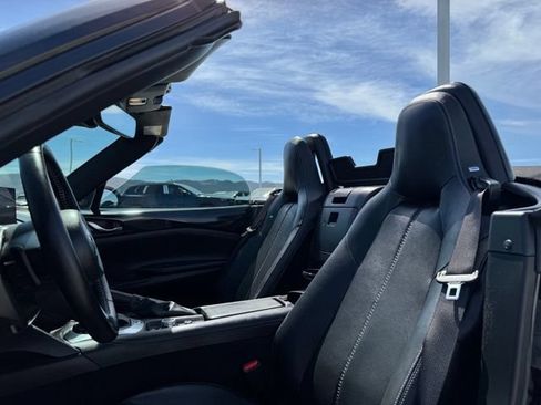 Used 2024 MAZDA MX-5 Miata Grand Touring RWD image 20