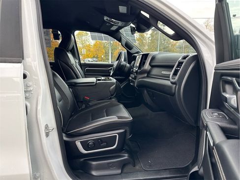 Used 2024 RAM 1500 Laramie image 15