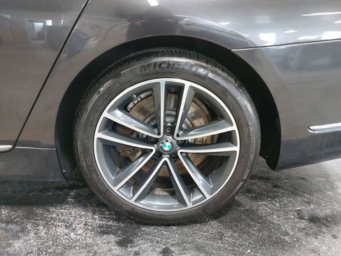 Used 2020 BMW 750i xDrive image 31