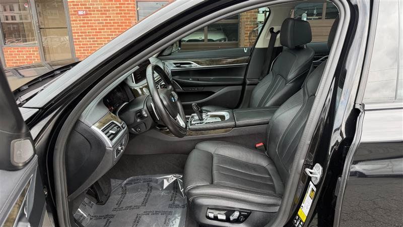 Used 2020 BMW 740i xDrive w/ Cold Weather Package AWD/4WD image 28