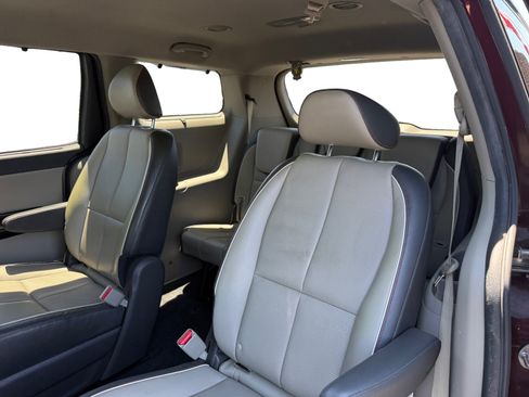 Used 2016 Kia Sedona SX FWD image 16