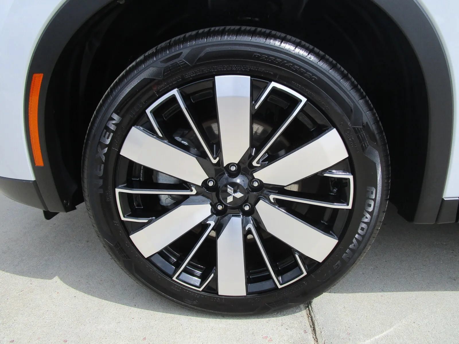 Used 2025 Mitsubishi Outlander SE AWD/4WD image 42