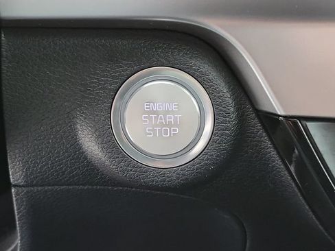 Used 2025 Kia Telluride S AWD/4WD image 32
