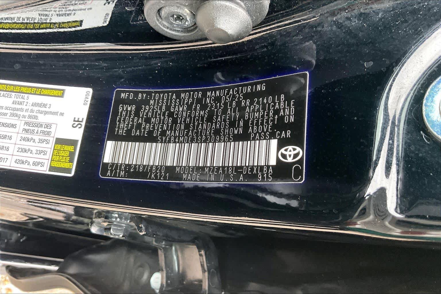 Used 2025 Toyota Corolla LE FWD image 33