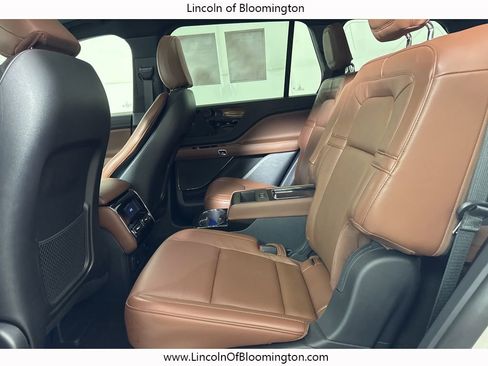 Certified 2025 Lincoln Aviator Reserve w/ Illumination Package image 59