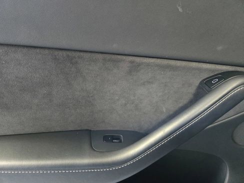 Used 2021 Tesla Model Y 2WD image 11