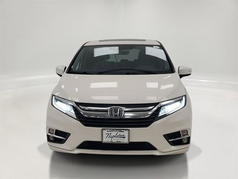 Used 2018 Honda Odyssey Elite image 2