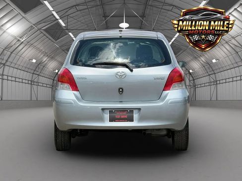 Used 2009 Toyota Yaris 2-Door Hatchback FWD image 4