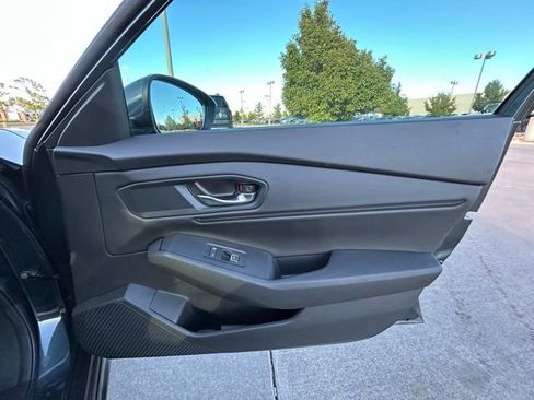 Used 2023 Honda Accord EX image 32