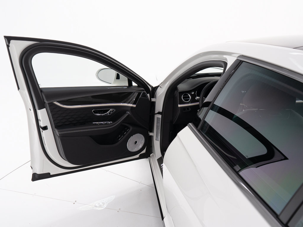 Used 2025 Bentley Flying Spur Plug-In Hybrid AWD/4WD image 10