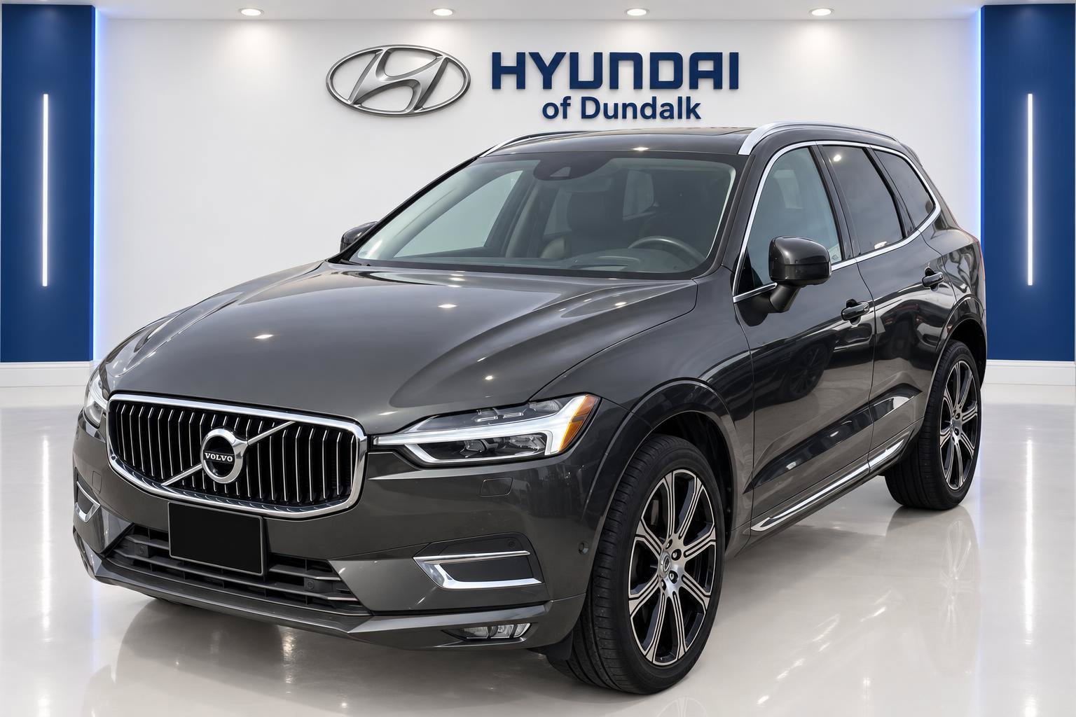 Used 2018 Volvo XC60 T6 Inscription w/ Convenience Package AWD/4WD image 3