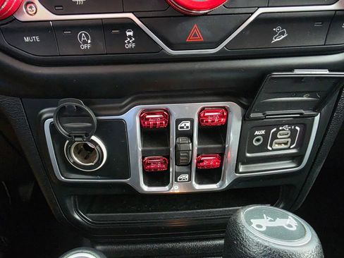 Used 2018 Jeep Wrangler Unlimited Sport S AWD/4WD image 30