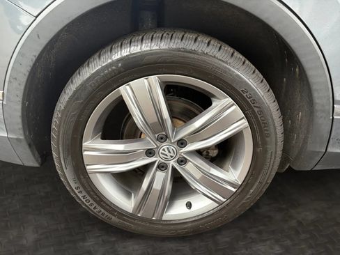 Used 2019 Volkswagen Tiguan SEL Premium w/ 3rd Row Seat Package AWD/4WD image 42