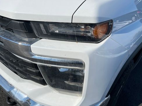 Used 2024 Chevrolet Silverado 2500 LT w/ Convenience Package image 13