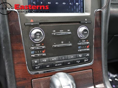 Used 2016 Lincoln Navigator Reserve AWD/4WD image 19