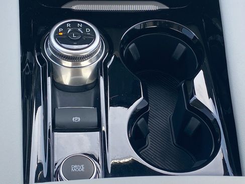 Certified 2025 Ford Explorer Platinum w/ Ultimate Package image 12