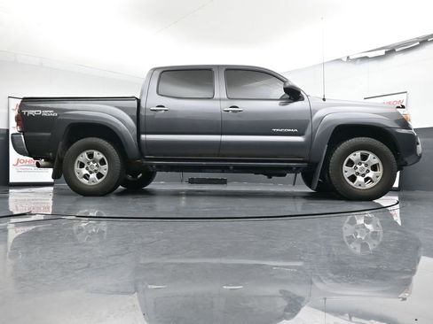 Used 2015 Toyota Tacoma 4x4 Double Cab image 35