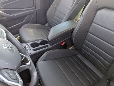 Used 2024 Volkswagen Jetta SE image 20