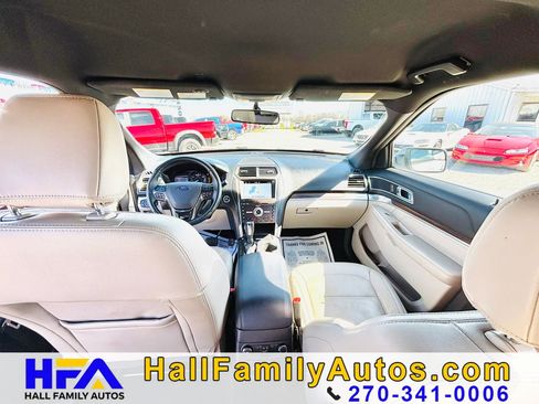 Used 2018 Ford Explorer Limited AWD/4WD image 26