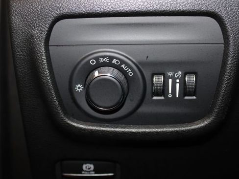 Used 2024 Jeep Grand Cherokee Altitude AWD/4WD image 26