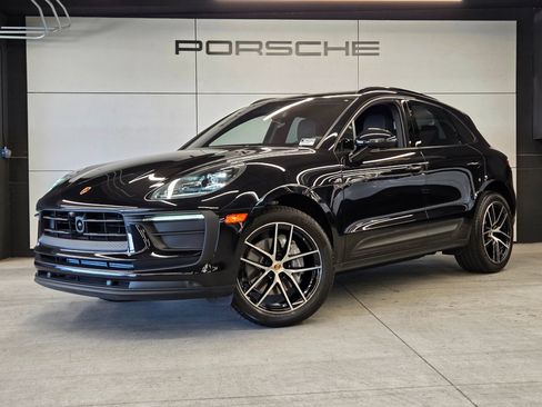 Certified 2025 Porsche Macan AWD/4WD image 1
