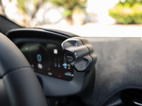 New 2026 McLaren Artura image 16