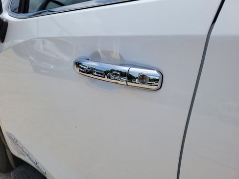 New 2026 GMC Sierra 1500 SLT w/ SLT Premium Package RWD image 9